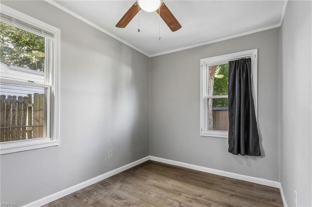 1949 Long Green LN, Hampton, VA 23663