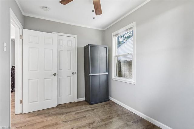 1949 Long Green LN, Hampton, VA 23663