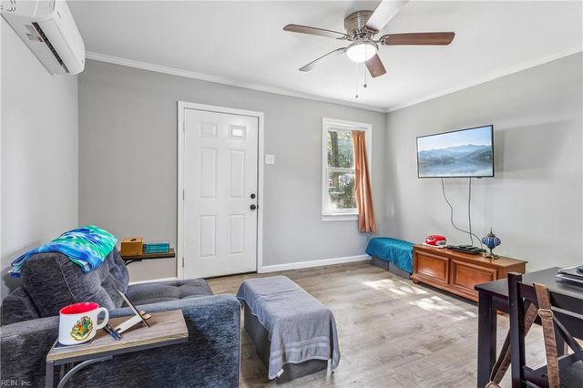 1949 Long Green LN, Hampton, VA 23663