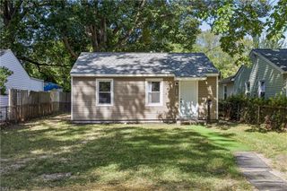 1949 Long Green LN, Hampton, VA 23663
