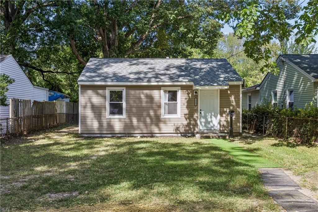 1949 Long Green LN, Hampton, VA 23663