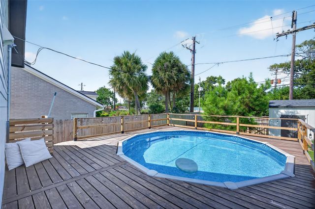 107.5 Shirleen Drive, Seabrook, TX 77586