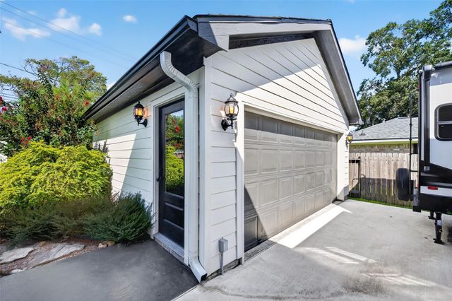 107.5 Shirleen Drive, Seabrook, TX 77586