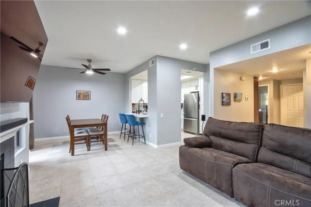 926 Lupine Hills Drive 15, Vista, CA 92081