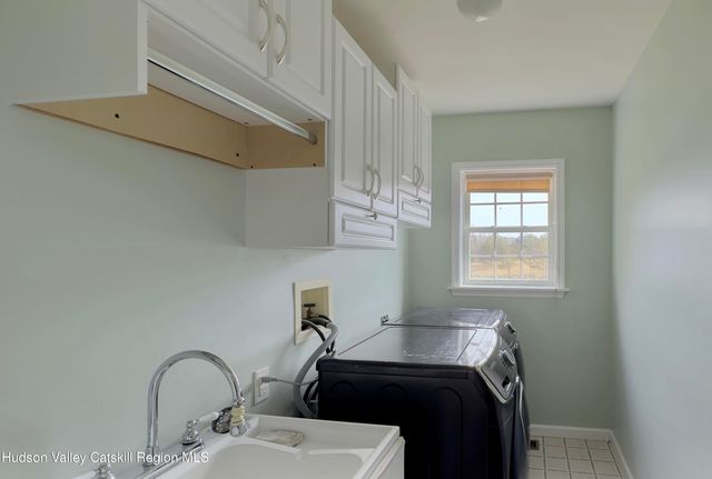 70 Travis Place, Athens, NY 12015