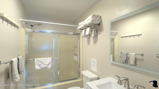 70 Travis Place, Athens, NY 12015