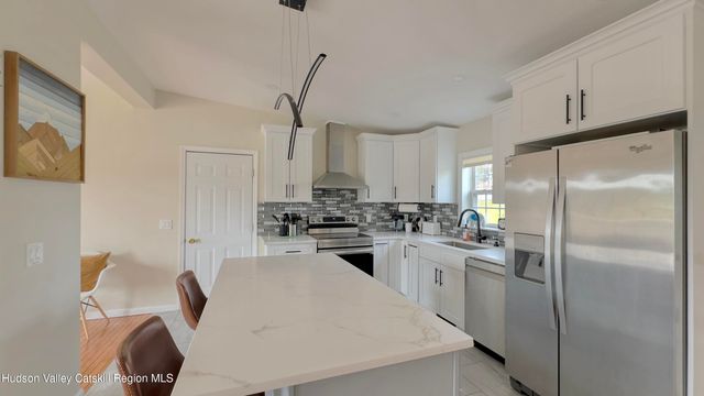 70 Travis Place, Athens, NY 12015