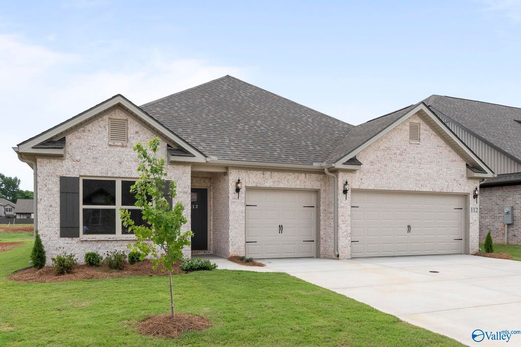 131 Hillis Lane, Hazel Green, AL 35750