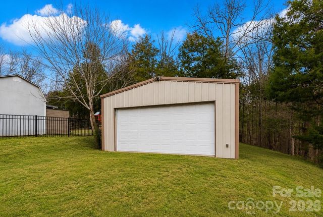 1086 Arrowhead Drive SE, Concord, NC 28025