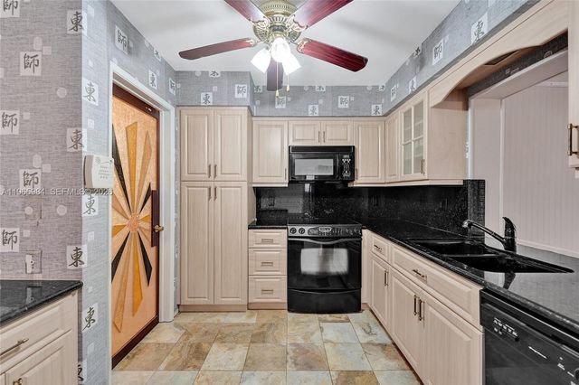 2005 N 31st Ave, Hollywood, FL 33021