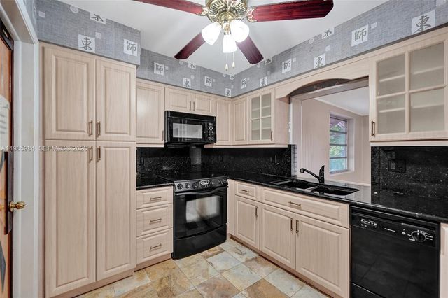 2005 N 31st Ave, Hollywood, FL 33021