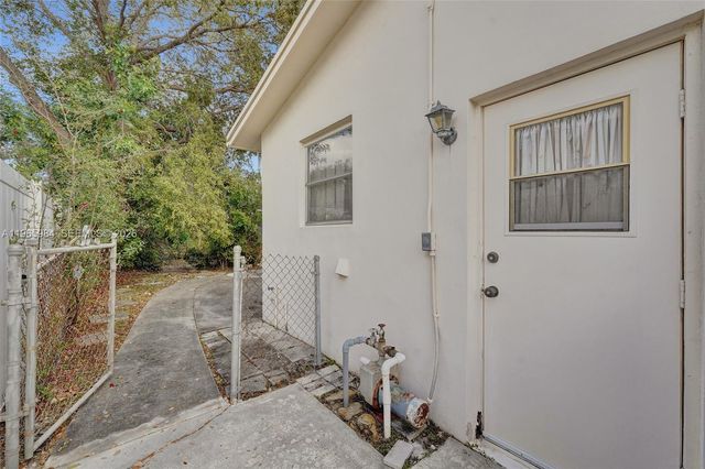 2005 N 31st Ave, Hollywood, FL 33021