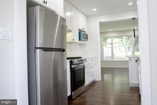 1229 SIMMONS DR, Rockville, MD 20851