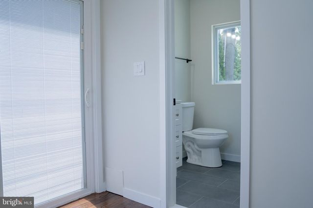 1229 SIMMONS DR, Rockville, MD 20851