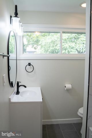 1229 SIMMONS DR, Rockville, MD 20851