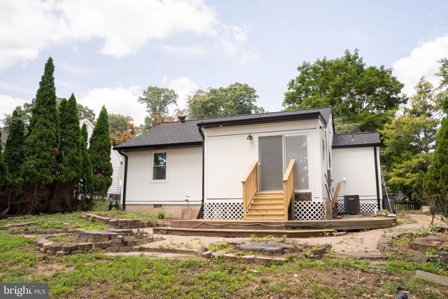1229 SIMMONS DR, Rockville, MD 20851