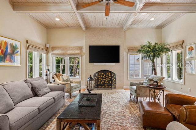 17 Duck Hawk Rd, Hilton Head Island, SC 29928