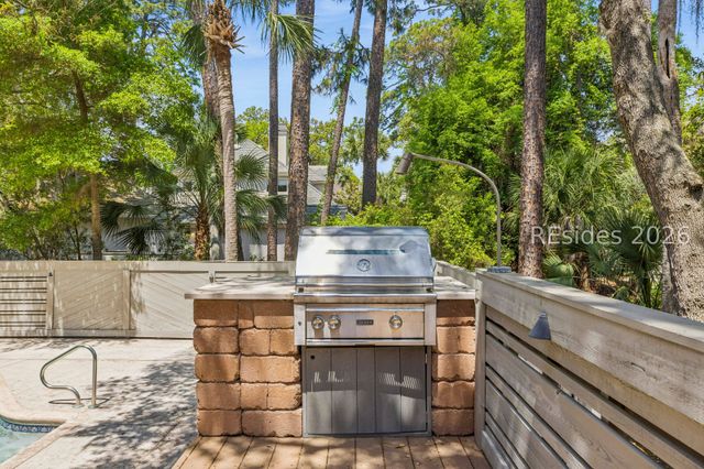 17 Duck Hawk Rd, Hilton Head Island, SC 29928