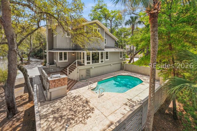 17 Duck Hawk Rd, Hilton Head Island, SC 29928