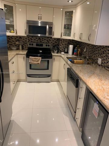 100 Bayview Dr 606, Sunny Isles Beach, FL 33160