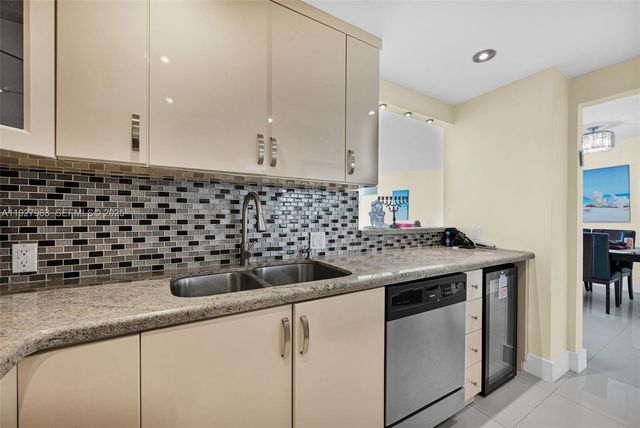 100 Bayview Dr 606, Sunny Isles Beach, FL 33160