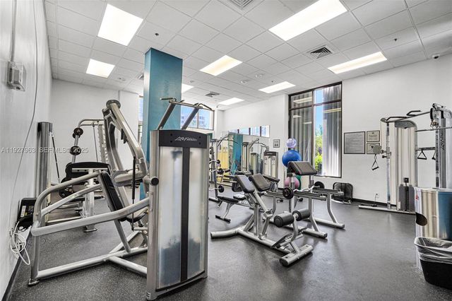 100 Bayview Dr 606, Sunny Isles Beach, FL 33160