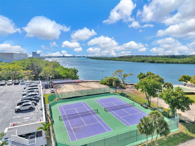 100 Bayview Dr 606, Sunny Isles Beach, FL 33160