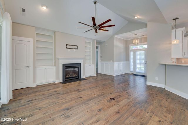 15 W Waverly Drive, Burgaw, NC 28425