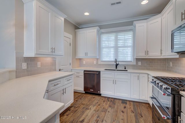 15 W Waverly Drive, Burgaw, NC 28425