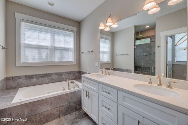 15 W Waverly Drive, Burgaw, NC 28425