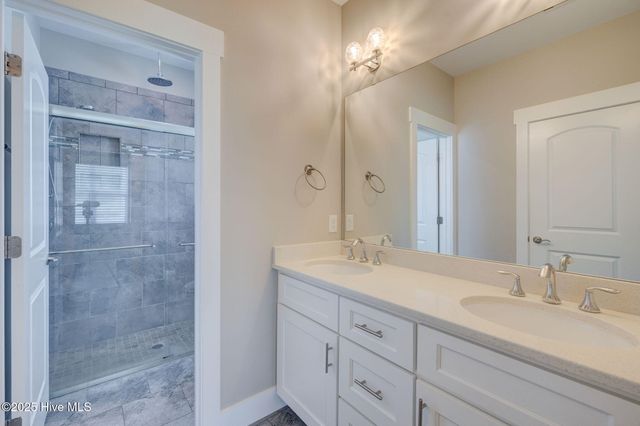 15 W Waverly Drive, Burgaw, NC 28425