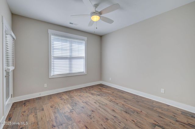 15 W Waverly Drive, Burgaw, NC 28425