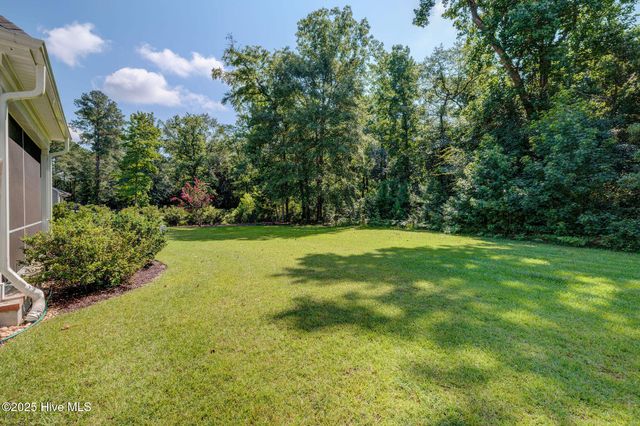 15 W Waverly Drive, Burgaw, NC 28425