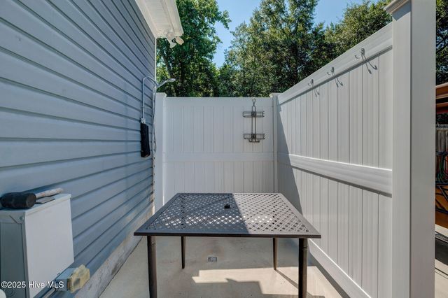 15 W Waverly Drive, Burgaw, NC 28425