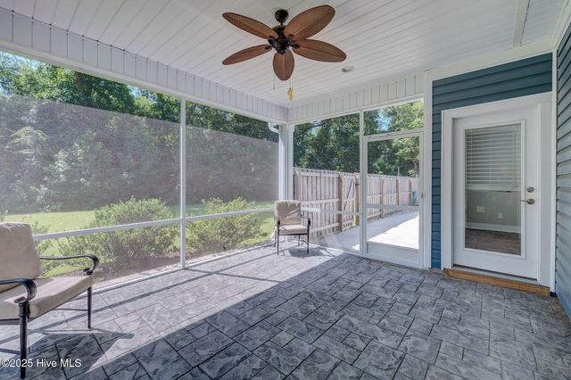 15 W Waverly Drive, Burgaw, NC 28425