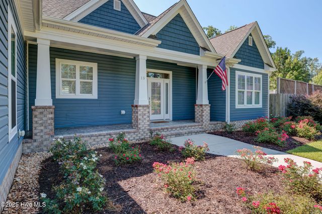15 W Waverly Drive, Burgaw, NC 28425