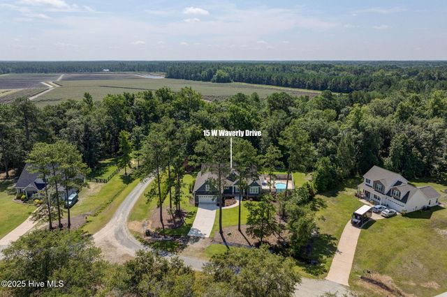 15 W Waverly Drive, Burgaw, NC 28425