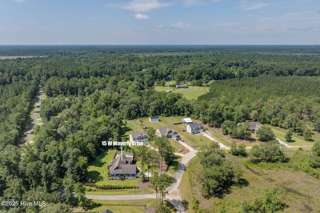 15 W Waverly Drive, Burgaw, NC 28425