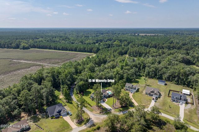 15 W Waverly Drive, Burgaw, NC 28425