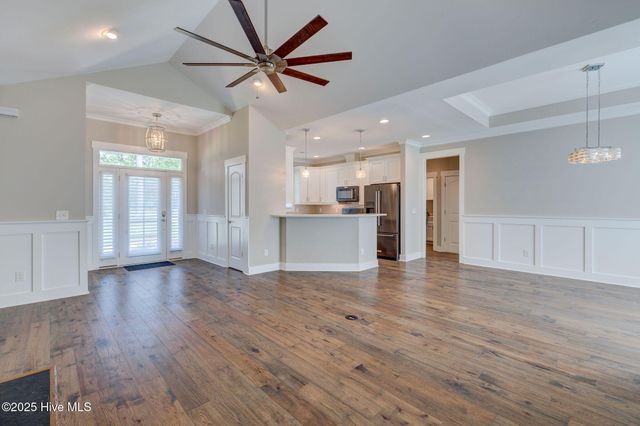 15 W Waverly Drive, Burgaw, NC 28425
