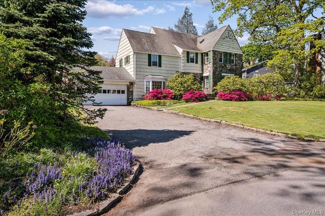 21 Country Club Lane, Pelham, NY 10803