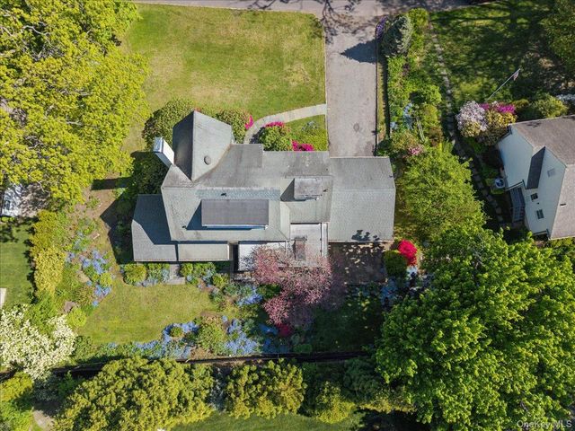 21 Country Club Lane, Pelham, NY 10803