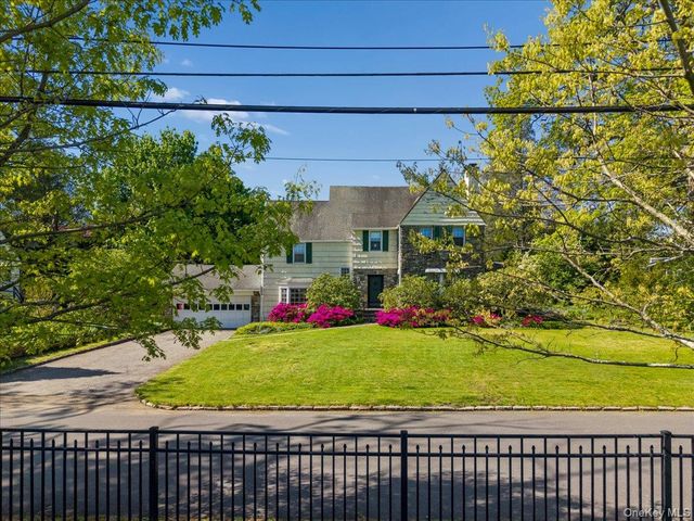 21 Country Club Lane, Pelham, NY 10803