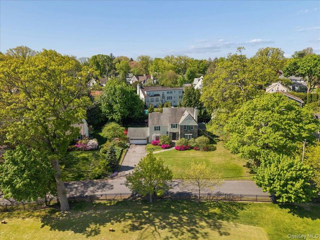 21 Country Club Lane, Pelham, NY 10803