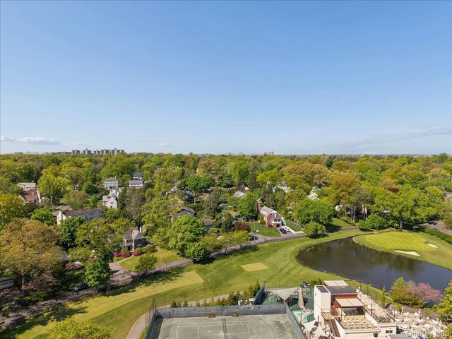 21 Country Club Lane, Pelham, NY 10803
