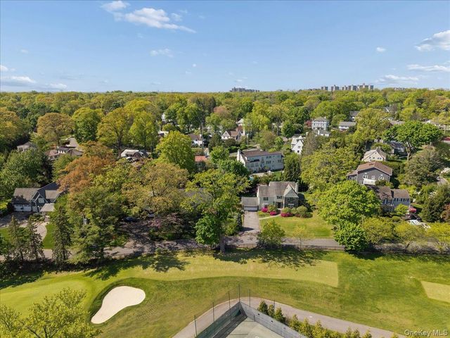 21 Country Club Lane, Pelham, NY 10803