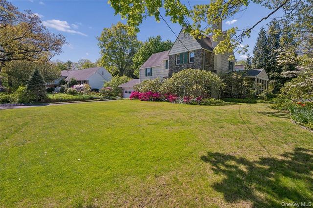 21 Country Club Lane, Pelham, NY 10803