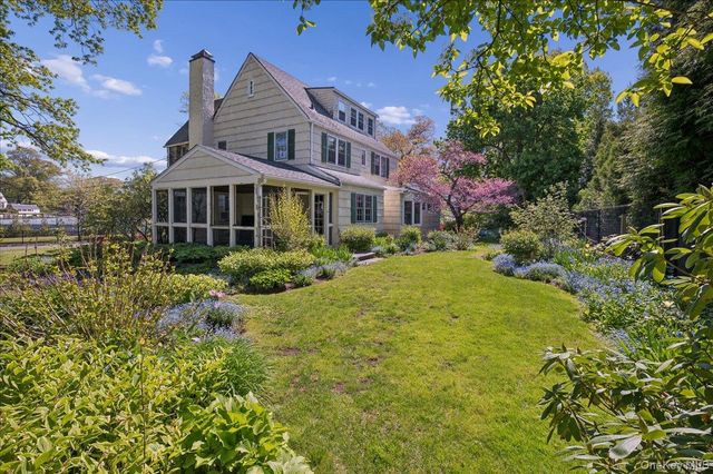 21 Country Club Lane, Pelham, NY 10803