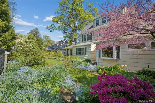 21 Country Club Lane, Pelham, NY 10803