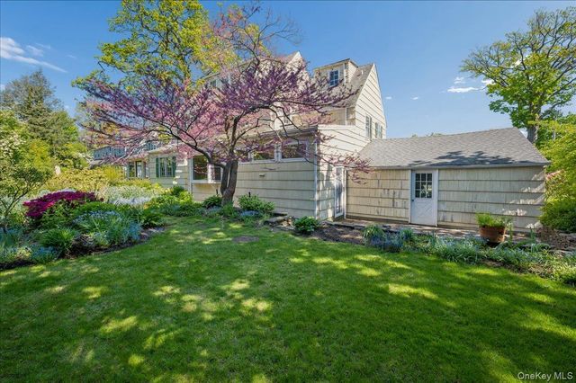 21 Country Club Lane, Pelham, NY 10803